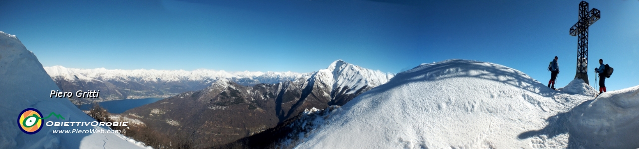 42 panoramica di vetta con vista verso il lago e il Legnone.jpg